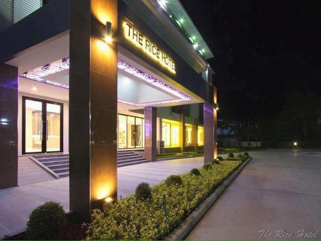 The Rice Hotel Roi Et Exterior foto