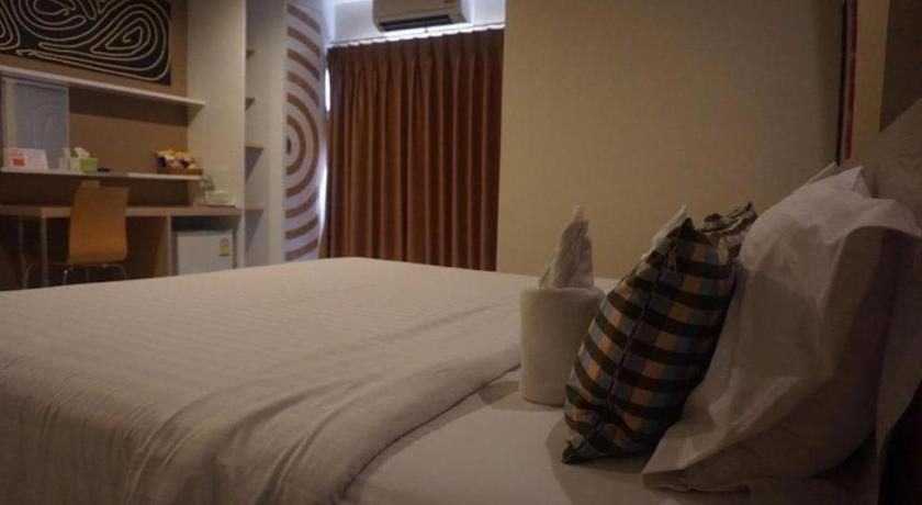 The Rice Hotel Roi Et Exterior foto