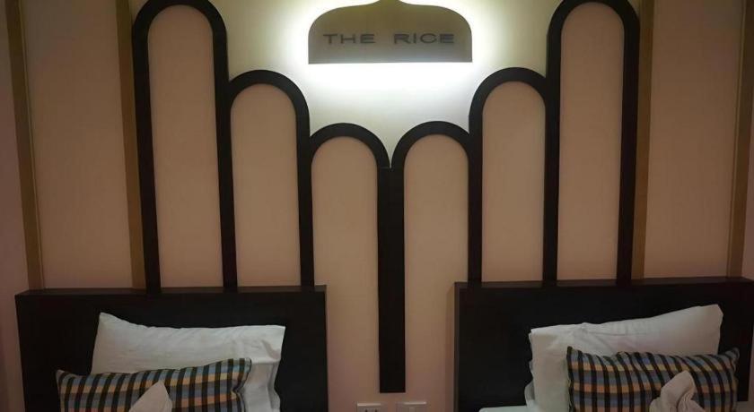 The Rice Hotel Roi Et Exterior foto
