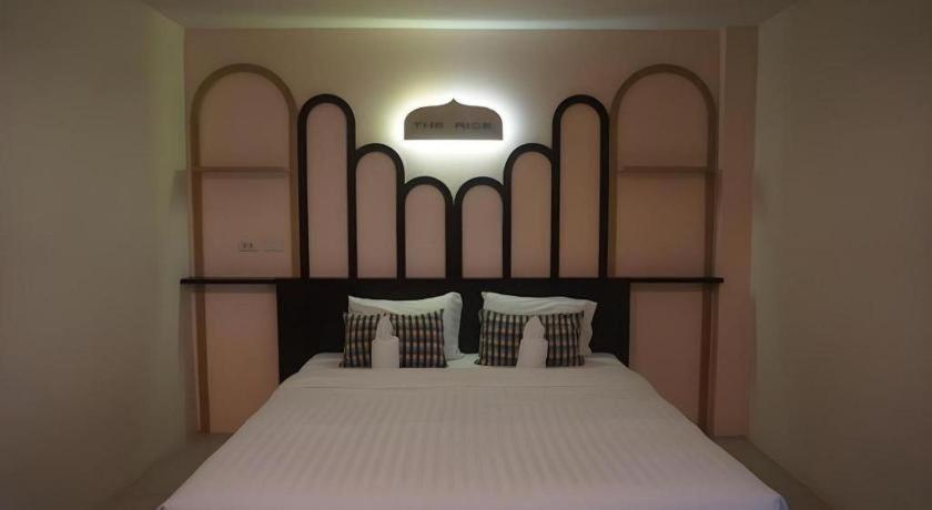 The Rice Hotel Roi Et Exterior foto